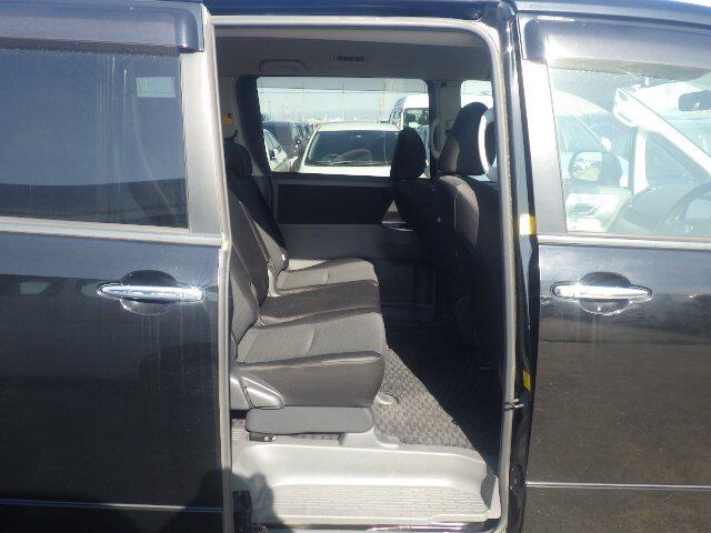 2010 Toyota Voxy